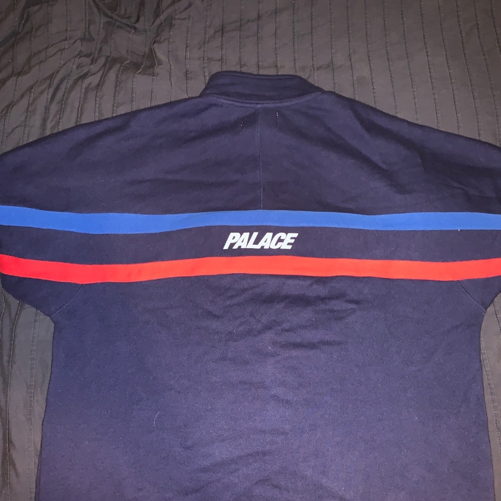 PALACE CREW NECK
WORN A FEW TIMES
10/10 CONDITION